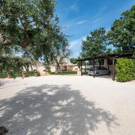 Authentic Apulian Reatreat Inside Trulli With Pool Villa