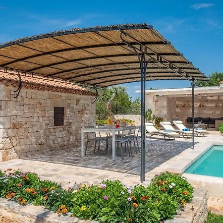 Authentic Apulian Reatreat Inside Trulli With Pool 카스텔라나그로테